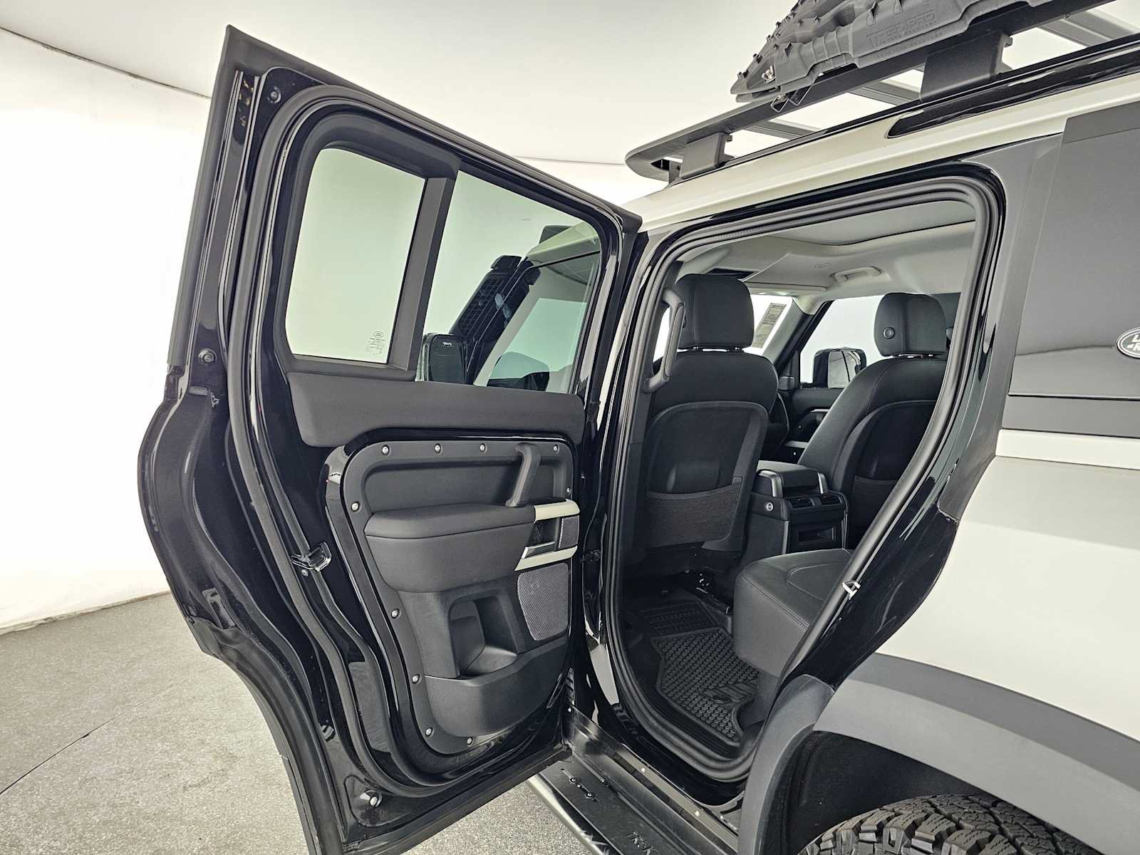 New 2024 Land Rover Defender 110 S AWD/4WD image 15
