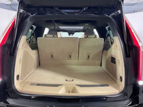 Certified 2024 Cadillac Escalade ESV Premium Luxury w/ Performance Package AWD/4WD image 34