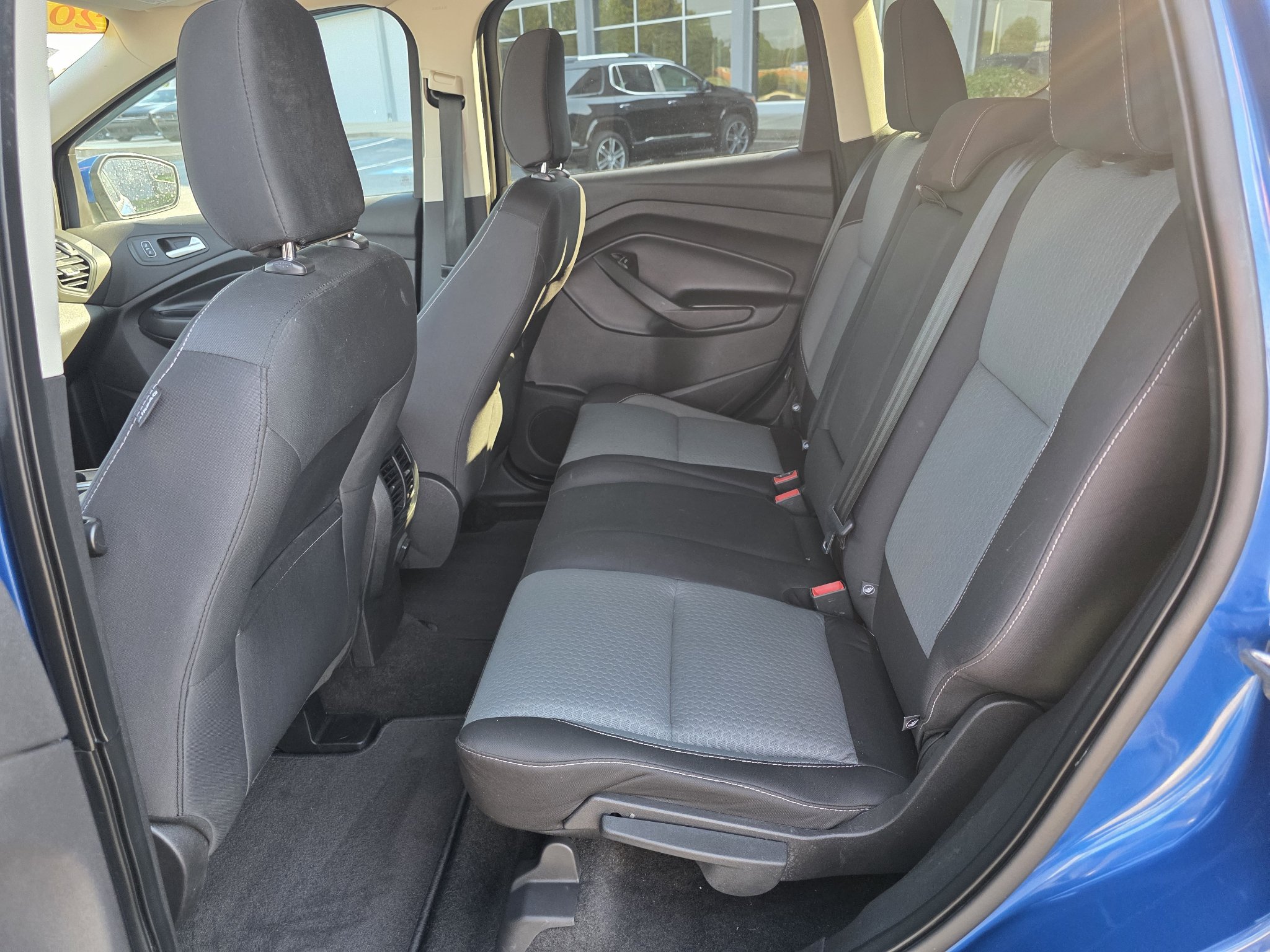 Used 2019 Ford Escape SE FWD image 16