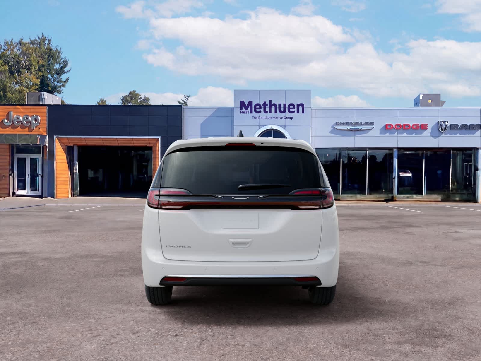 New 2027 Chrysler Pacifica Select FWD image 7