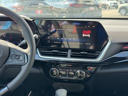 New 2025 Chevrolet Trax RS w/ Sunroof Package image 9