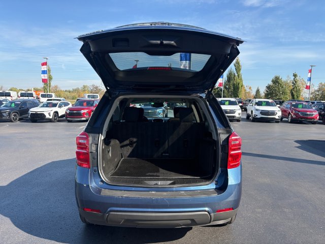 Used 2017 Chevrolet Equinox LT w/ Convenience Package FWD image 16