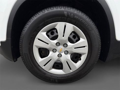 Used 2017 Chevrolet Trax LS image 10