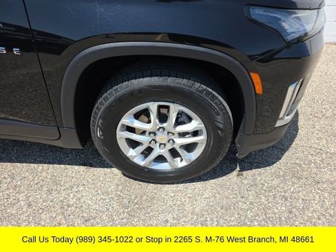 Used 2023 Chevrolet Traverse LT w/ LT Premium Package AWD/4WD image 6