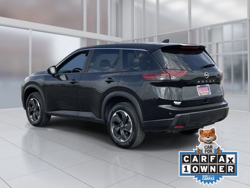 Used 2025 Nissan Rogue SV AWD/4WD image 4