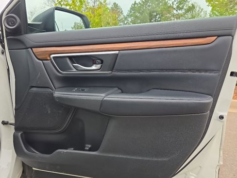 Used 2018 Honda CR-V Touring image 22