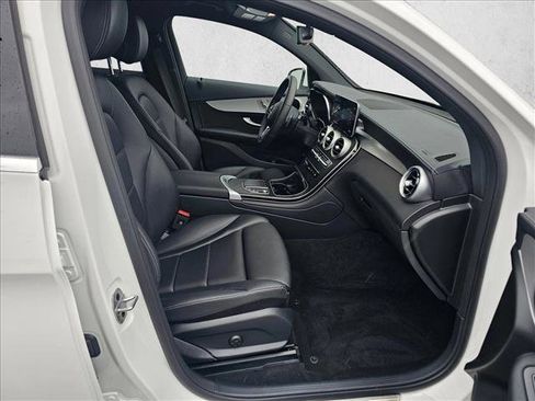 Used 2023 Mercedes-Benz GLC 300 4MATIC Coupe image 9