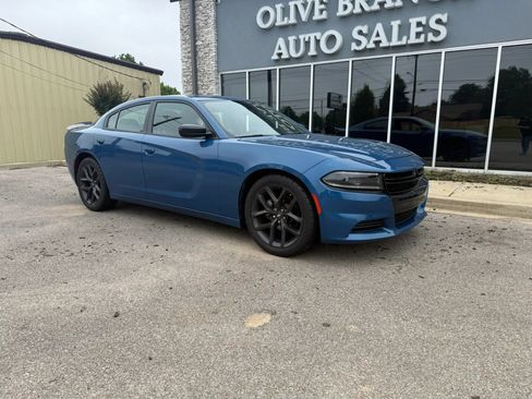 Used 2023 Dodge Charger SXT w/ Blacktop Package RWD image 2