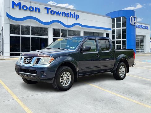 Used 2016 Nissan Frontier SV w/ SV Value Truck Package AWD/4WD image 3