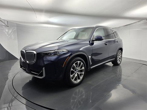 Certified 2024 BMW X5 xDrive40i w/ Premium Package image 8