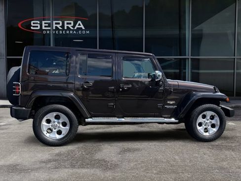 Used 2013 Jeep Wrangler Unlimited Sahara w/ Mopar Chrome Edition Group AWD/4WD image 6