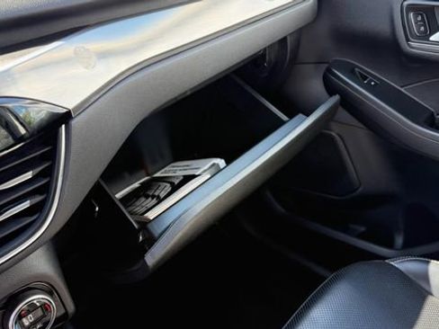 Used 2021 Ford Escape Titanium image 26