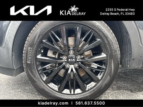 Certified 2021 Kia Telluride SX w/ Towing Package FWD image 35
