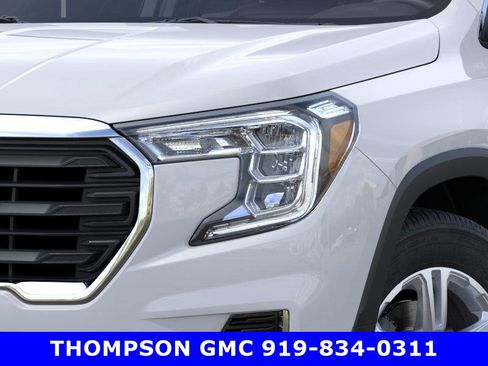 New 2023 GMC Terrain SLE image 10