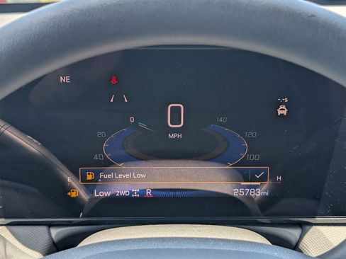 Used 2025 Chevrolet TrailBlazer LT AWD/4WD image 24