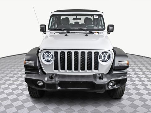 Used 2022 Jeep Gladiator Sport image 2