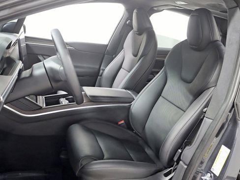 Used 2024 Tesla Model X image 30