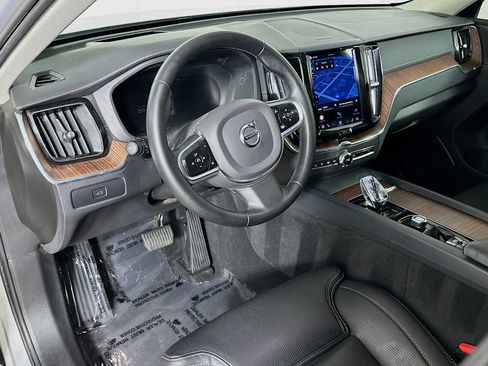 Used 2023 Volvo XC60 B5 Ultimate AWD/4WD image 9
