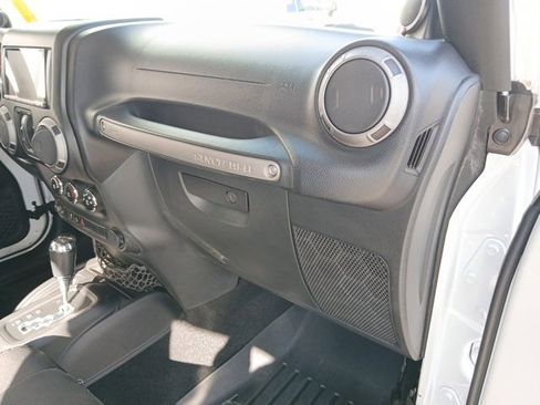 Used 2012 Jeep Wrangler Unlimited Sport image 33