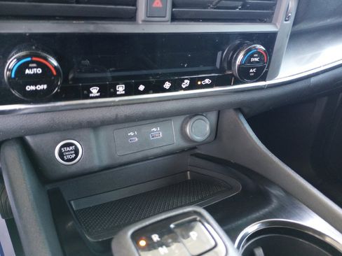 Used 2023 Nissan Rogue SV FWD image 24