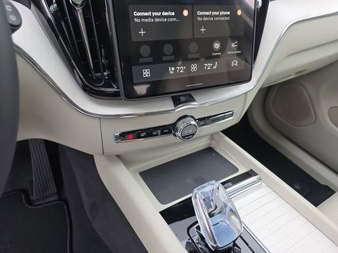 New 2026 Volvo XC60 T8 Ultra w/ Protection Package Premier AWD/4WD image 16
