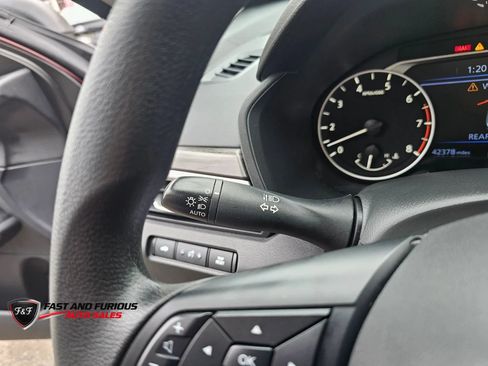 Used 2025 Nissan Altima 2.5 SV FWD image 20