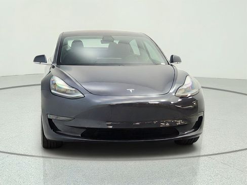 Used 2018 Tesla Model 3 Long Range RWD image 2