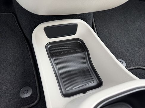 Used 2022 Chrysler Pacifica Touring-L image 26