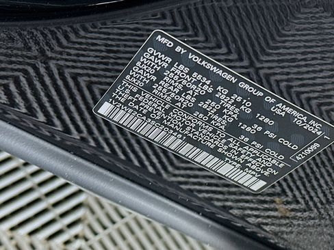 Used 2025 Volkswagen Atlas Cross Sport SE image 12