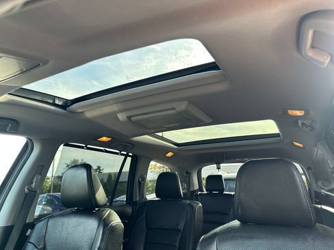 Used 2017 Honda Pilot Elite image 43