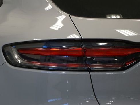 New 2026 Porsche Macan image 6