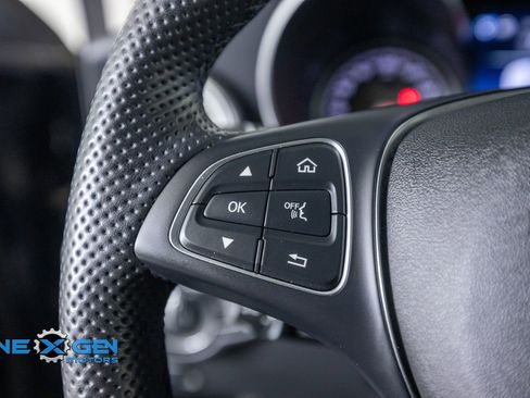 Used 2019 Mercedes-Benz GLC 300 4MATIC image 14