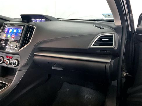 Used 2017 Subaru Impreza 2.0i Limited image 18