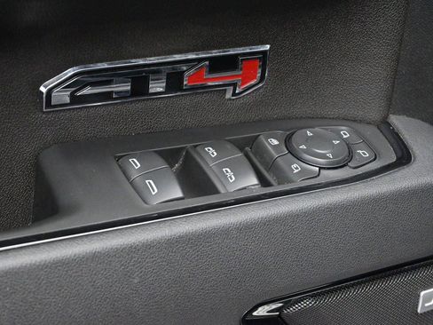 Used 2025 GMC Sierra 1500 AT4 w/ AT4 Premium Package AWD/4WD image 11
