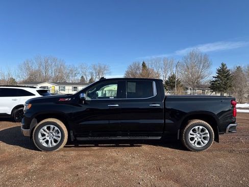 Used 2022 Chevrolet Silverado 1500 LTZ w/ LTZ Premium Package image 4