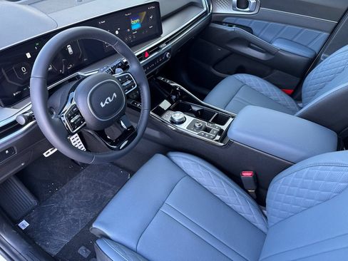 Used 2025 Kia Sorento SX Prestige AWD/4WD image 9