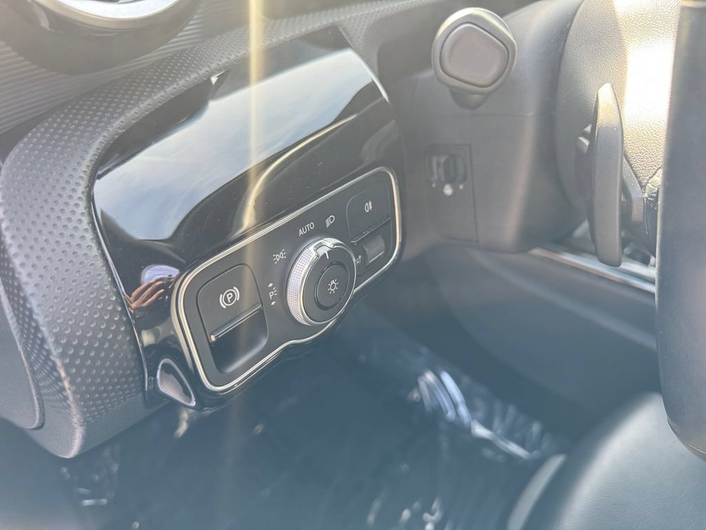 Used 2020 Mercedes-Benz A 220 4MATIC w/ Premium Package image 21