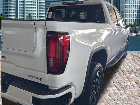 Used 2022 GMC Sierra 1500 AT4 w/ AT4 Premium Package AWD/4WD image 7