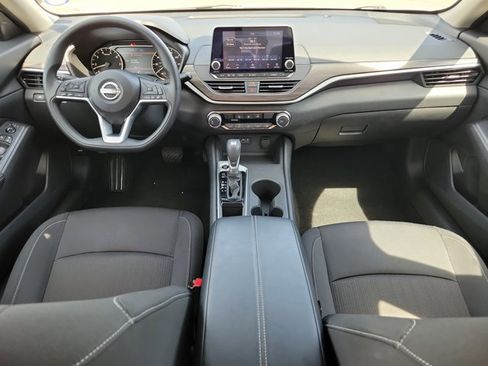 Used 2025 Nissan Altima 2.5 SV image 11