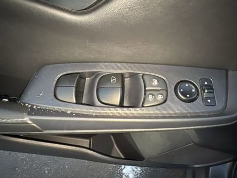 Used 2024 Nissan Sentra SV image 9