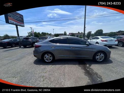 Used 2019 Hyundai Elantra Value Edition FWD image 6