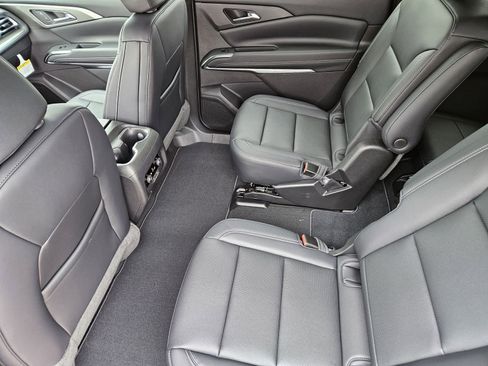 New 2026 Chevrolet Traverse LT w/ Sun and Wheel Package FWD image 26