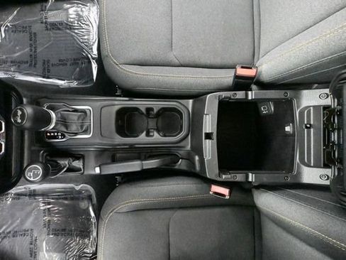 Used 2024 Jeep Wrangler Sahara image 33