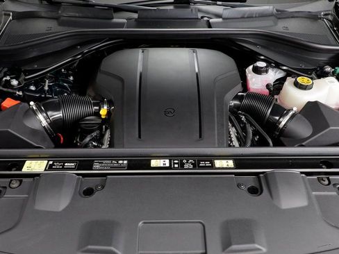 New 2025 Land Rover Range Rover SV AWD/4WD image 28