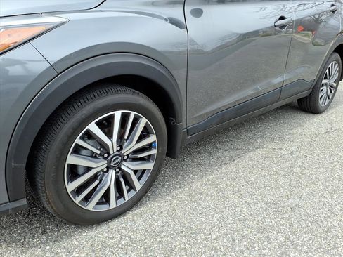 Used 2024 Nissan Kicks SV FWD image 9