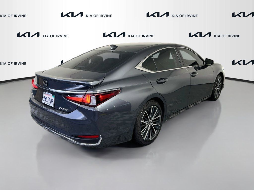 Used 2024 Lexus ES 300h w/ Premium Package FWD image 7