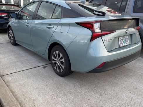 Certified 2022 Toyota Prius LE image 3