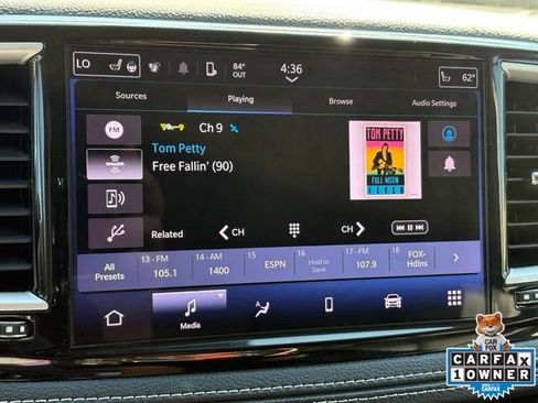 Used 2023 Chrysler Pacifica Touring-L AWD/4WD image 16