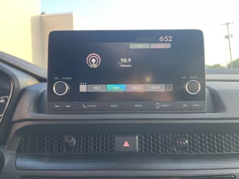Used 2024 Honda CR-V EX image 11