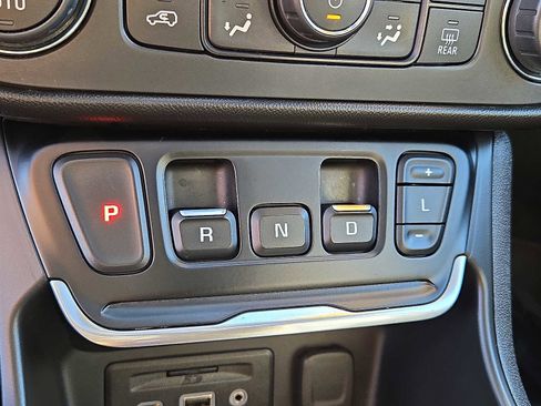 Used 2020 GMC Terrain SLT w/ Preferred Package image 15